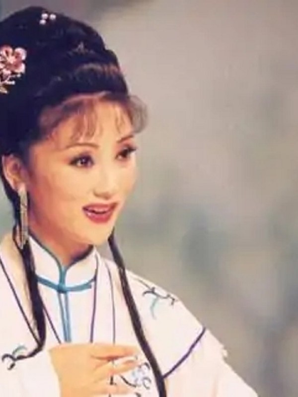满玲玲